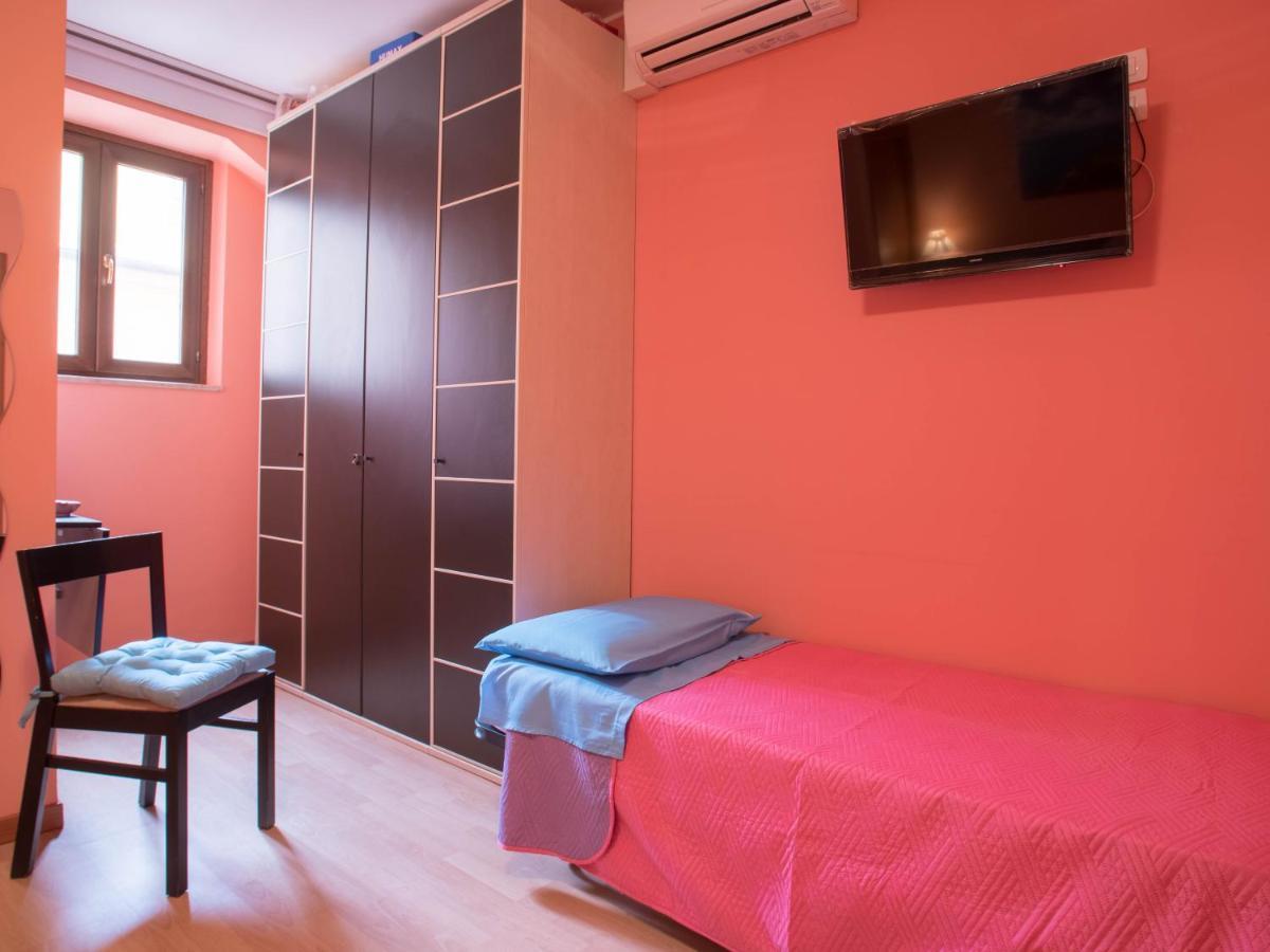 Juliette Rooms Iesi Luaran gambar